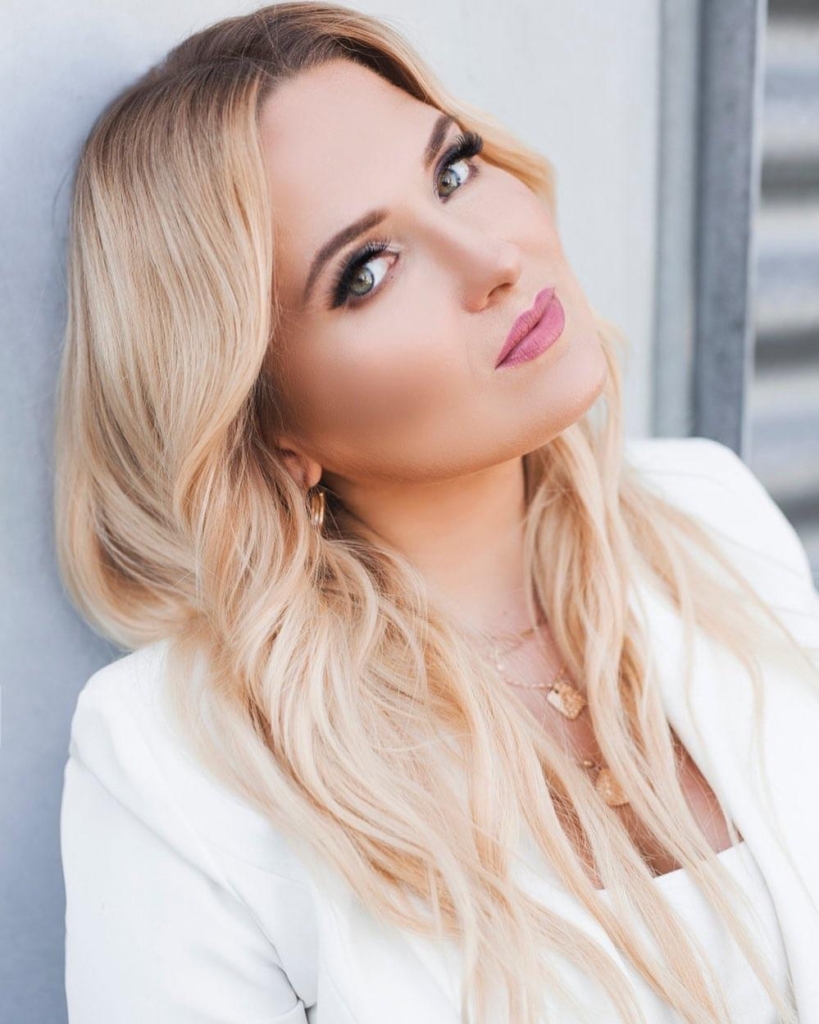 Gosia Andrzejewicz - Wokalistka popowa, kompozytorka i autorka tekstów